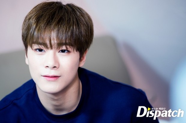 Dispatch công bố 30 bức ảnh đáng nhớ với nụ cười đã hoá vĩnh hằng của Moonbin (ASTRO) - Ảnh 4.