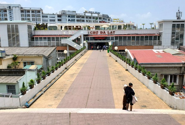 Cận cảnh khung sắt phá nát cầu Hồng Kông ở Đà Lạt - Ảnh 1. Cận cảnh khung sắt phá nát cầu Hồng Kông ở Đà Lạt - Ảnh 1.