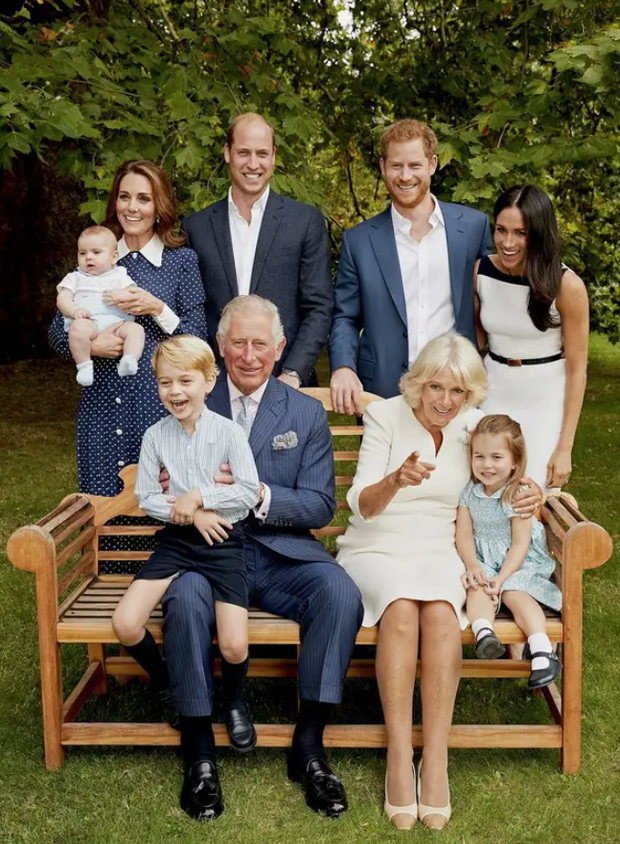 Mâu thuẫn bố chồng - nàng dâu của Vua Charles và Meghan qua năm tháng: Từ lúc vui vẻ gặp mặt cho đến lúc “trở mặt” - Ảnh 5.