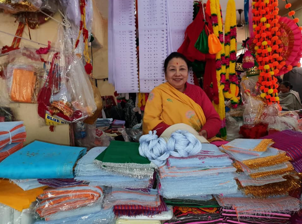 Khu chợ lạ nhất Ấn Độ: Đi khắp 5.000 quầy cũng không tìm ra một người đàn ông bán hàng - Ảnh 4.