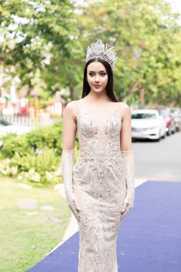 Miss Universe Thailand xinh nổi bật, Lâm Khánh Chi lạ lẫm bên dàn mỹ nhân chuyển giới đọ đường cong với trang phục cắt xẻ táo bạo - Ảnh 3.