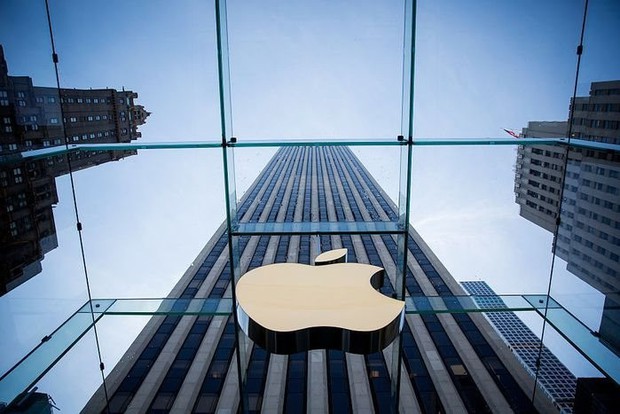 Cú bắt tay bom tấn giữa Apple và Goldman Sachs: Không màng tới lợi nhuận, mục tiêu là nhốt 2 tỷ người dùng iPhone trong hệ sinh thái khổng lồ, đe doạ ngân hàng truyền thống - Ảnh 1.