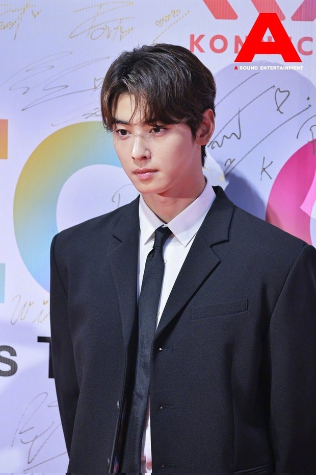 Cha Eun Woo tiều tụy, không một lần cười trong sự kiện đầu tiên sau khi bạn thân Moonbin qua đời - Ảnh 4.