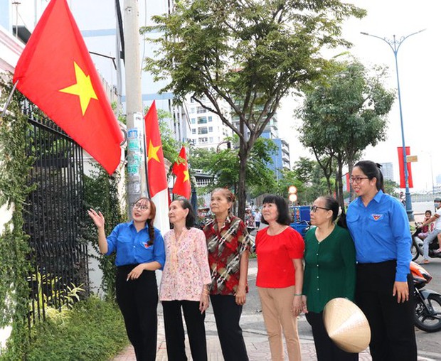 Thiêng liêng cờ Tổ Quốc - Ảnh 2.