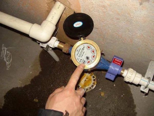 Dùng hơn 3700 khối nước một tháng, gia đình tá hỏa với hóa đơn gần 65 triệu đồng: Nguyên nhân do đâu? - Ảnh 3.