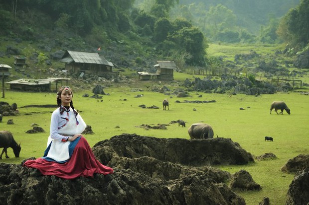 Giới trẻ rủ nhau đến trải nghiệm, chụp ảnh ở ngôi làng nguyên sơ Hang Táu - Ảnh 2.