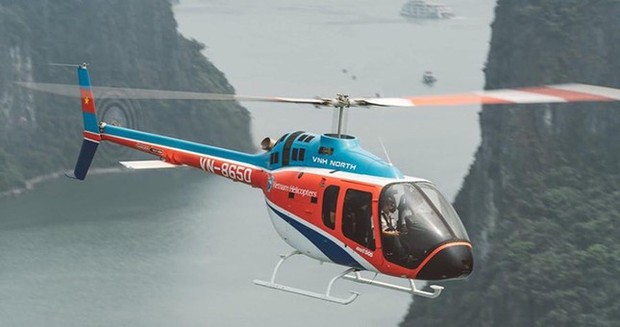 Nóng: Rơi trực thăng chở khách ngắm vịnh Hạ Long, 5 người gặp nạn - Ảnh 1.