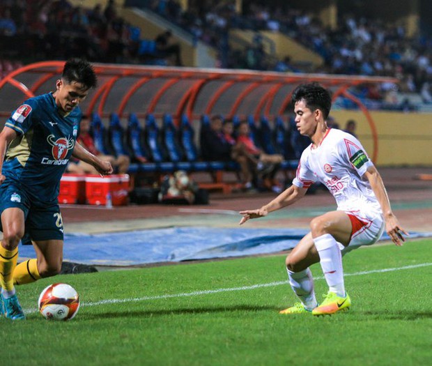 Sao trẻ U23 Việt Nam bật khóc khi ghi bàn đầu tiên ở V.League - Ảnh 8.