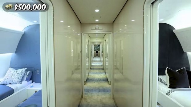 “Khách sạn 5 sao trên mây của chàng tỷ phú YouTuber đình đám nhất thế giới: Bồn rửa mặt dát vàng, trưng bày đá quý triệu đô, có luôn phòng Karaoke siêu sang - Ảnh 5.