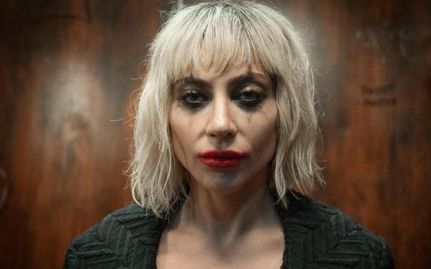 Lady Gaga shares a new look of the character Harley Quinn, fans are excited - PH๏τo 1.
