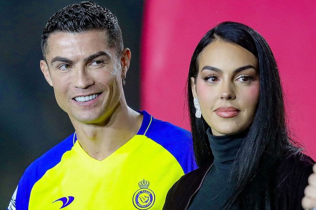 Ronaldo có động thái cực tình với bạn gái Georgina, đập tan tin đồn rạn nứt sắp chia tay - Ảnh 2.