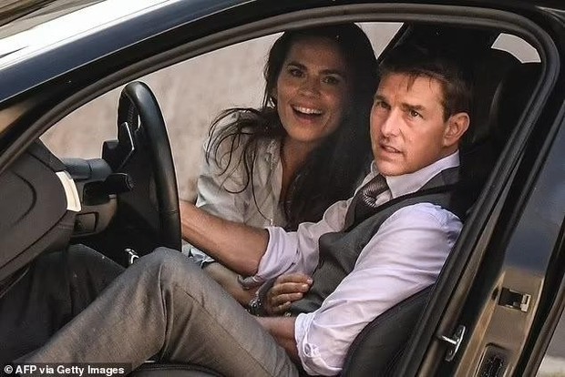 Tom Cruise đang theo đuổi Shakira - Ảnh 4.