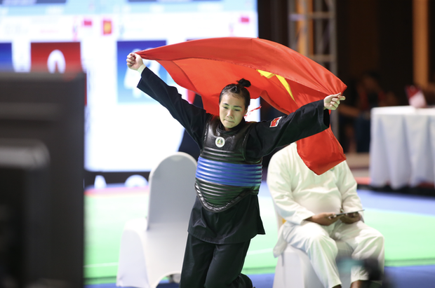Xô xát ở môn Silat, vì sao trọng tài ‘quay xe’ trả HCV cho Việt Nam? - Ảnh 2. Xô xát ở môn Silat, vì sao trọng tài ‘quay xe’ trả HCV cho Việt Nam? - Ảnh 2.