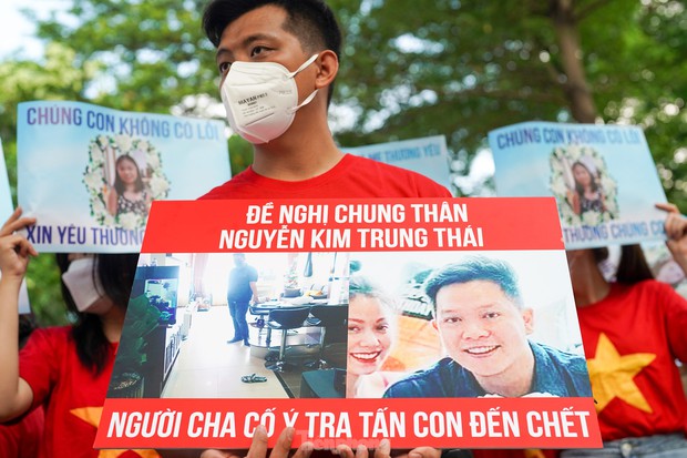 Người dân quật cường đấm bức ảnh cha đẻ bé Vân An