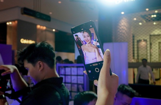 Chi tiết điện thoại chuyên selfie vivo V27e: Thiết kế mới, có vòng sáng không đụng hàng bất cứ smartphone nào, giá 9 triệu đồng - Ảnh 4.