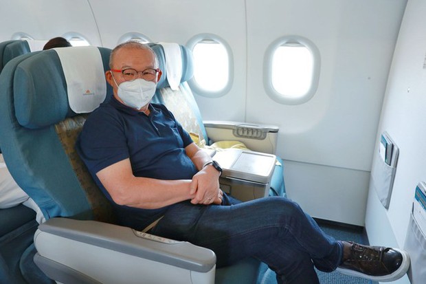 Ông Park lên đường sang Campuchia cổ vũ U22 Việt Nam trong trận đấu với U22 Thái Lan tại SEA Games 32