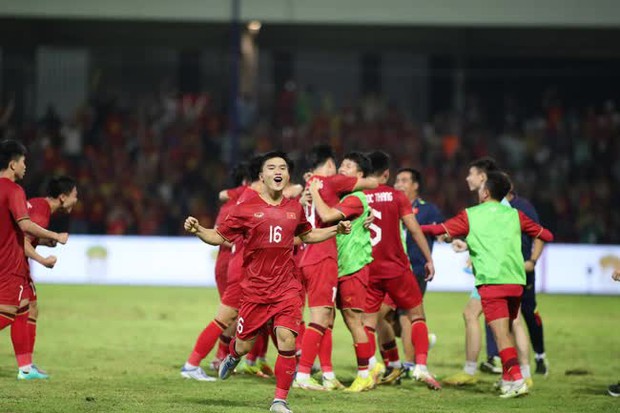 U22 Việt Nam và U22 Thái Lan kịch tính hòa nhau tại SEA Games 32