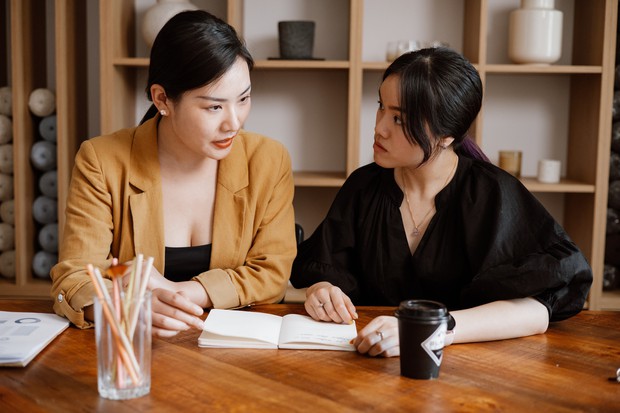 Bị đồng nghiệp nhỏ hơn 8 tuổi “vu khống” là kẻ bắt nạt và kém cỏi vì vô tình tiết lộ một điều được xem là “tối mật” nhất chốn công sở - Ảnh 1. Bị đồng nghiệp nhỏ hơn 8 tuổi “vu khống” là kẻ bắt nạt và kém cỏi vì vô tình tiết lộ một điều được xem là “tối mật” nhất chốn công sở - Ảnh 1.