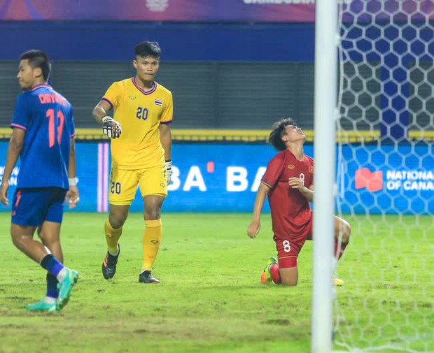 U22 Việt Nam vs U22 Thái Lan: Khuất Văn Khang tiếc nuối bỏ lỡ cơ hội ghi bàn