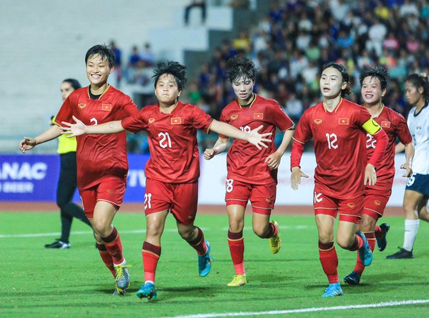 ĐT nữ Việt Nam hủy diệt chủ nhà Campuchia 4-0, vào chung kết SEA Games 32