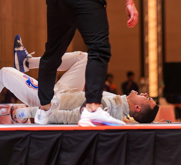 Vũ Thành An thất vọng khi thua sát nút ở trận chung kết kiếm chém cá nhân nam