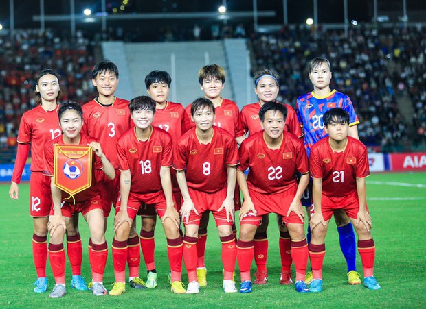 ĐT nữ Việt Nam hủy diệt chủ nhà Campuchia 4-0, vào chung kết SEA Games 32