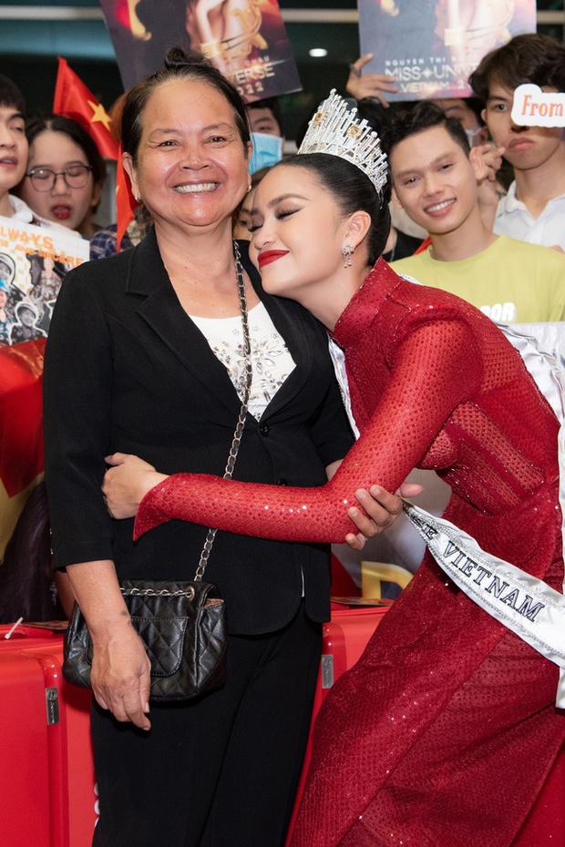 Hoa hậu Ngọc Châu thú nhận không tốt nghiệp đại học: Sự thật bất ngờ!