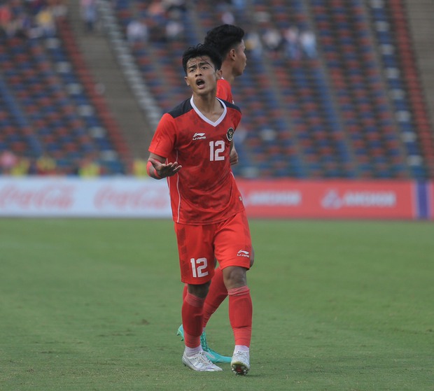 U22 Việt Nam vô địch SEA Games 32 nhờ bàn phản lưới của U22 Indonesia