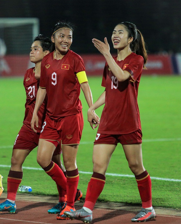 Quà đặc biệt của Huỳnh Như giúp Thanh Nhã mang lại may mắn cho đội tuyển nữ Việt Nam