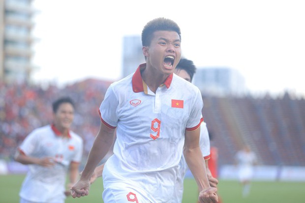 Văn Tùng lập công, U22 Việt Nam cầm hòa U22 Indonesia tại bán kết SEA Games 32