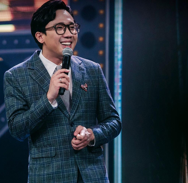 MC Trấn Thành lộ diện với visual mới tại Rap Việt mùa 3