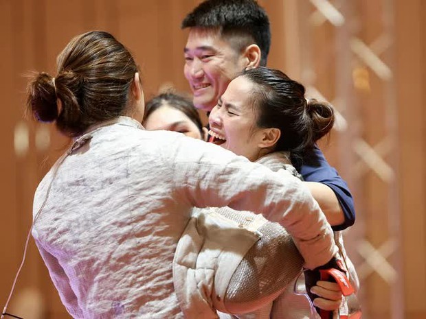 VĐV kiếm phá địch, rơi ngã vẫn chấp niệm, mang về HCV đầu tiên cho đoàn VN tại SEA Games 32