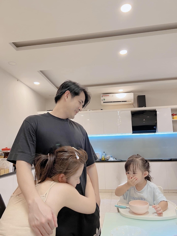 Cặp đôi thân thiết 20 năm: Đông Nhi viên mãn tình duyên, Khổng Tú Quỳnh sống kín tiếng
