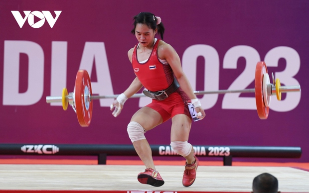 Nữ đô cử Campuchia giành HCV SEA Games 32 với mức tạ siêu nhẹ