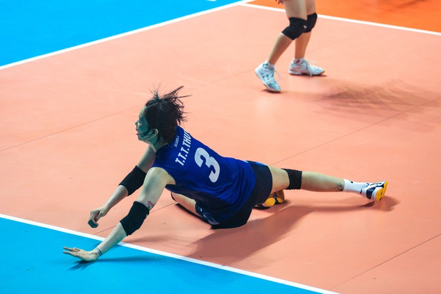 Thanh Thúy thi đấu lăn xả, ghi điểm như máy và bị kiểm tra doping sau khi bóng chuyền nữ Việt Nam giành HCB - Ảnh 2.