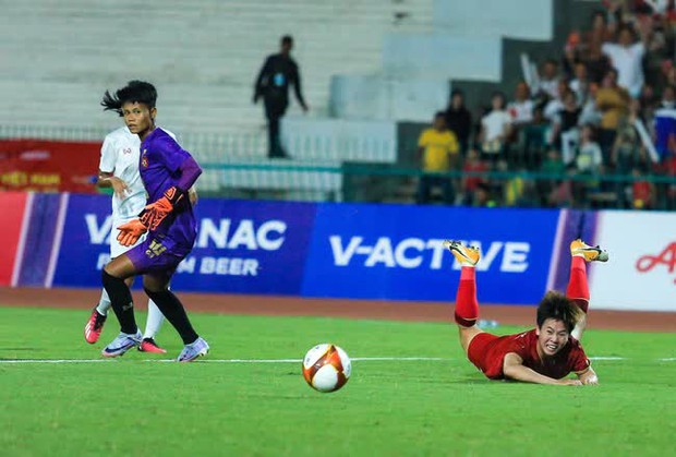 Đội trưởng Huỳnh Như 'nổ súng' ở chung kết SEA Games 32: Cảm xúc như Ronaldo!