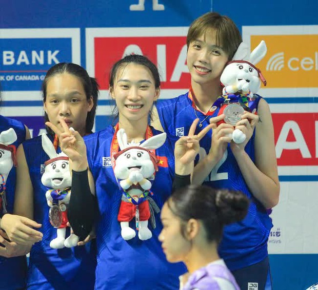 Thanh Thúy thi đấu lăn xả, ghi điểm như máy và bị kiểm tra doping sau khi bóng chuyền nữ Việt Nam giành HCB - Ảnh 9.