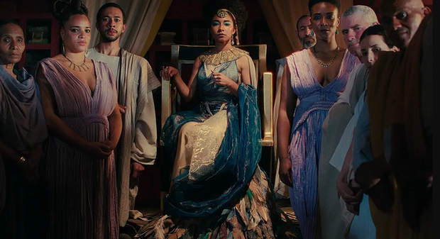 Hậu tranh cãi màu da, phim về Nữ hoàng Cleopatra nhận điểm đánh giá thấp nhất lịch sử - Ảnh 1.