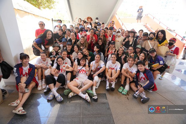 ĐT bóng rổ nữ Việt Nam về nước chia tay SEA Games 32 để đồng lòng cùng nhau vượt qua nỗi đau tang thương