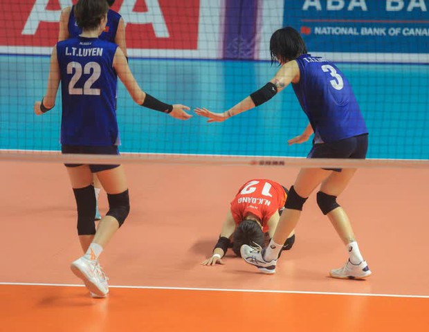 Thanh Thúy thi đấu lăn xả, ghi điểm như máy và bị kiểm tra doping sau khi bóng chuyền nữ Việt Nam giành HCB - Ảnh 6.