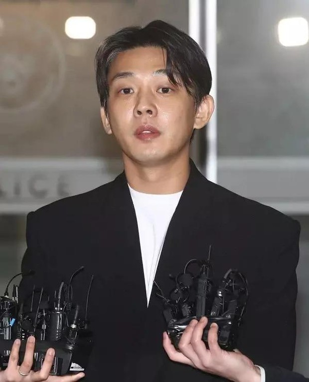 Yoo Ah In lộ diện tại Sở cảnh sát: Thái độ thay đổi đáng chú ý!