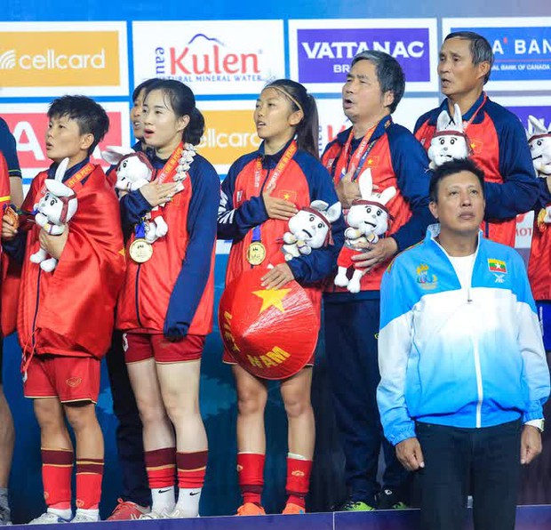 Tuyển nữ Việt Nam đăng quang SEA Games lần thứ 4: Khoảnh khắc chói sáng của những cô gái Kim Cương