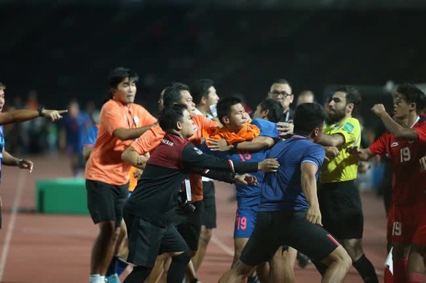 Cầu thủ Thái Lan kể về giây phút gạt hết tất cả để lao vào ăn thua đủ với U22 Indonesia: Họ đã làm điều không thể chấp nhận - Ảnh 3.