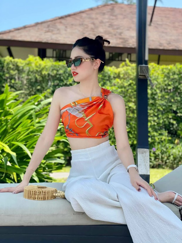 Á hậu Thanh Tú: Từ mẹ hai con gợi cảm đến việc giảm 10kg chỉ sau 2 tuần đi bộ