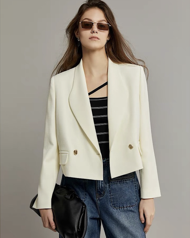 Chi Pu, Quỳnh Lương lăng xê blazer lửng: Thiết kế hack chiều cao cực kỳ vi diệu cho nàng công sở - Ảnh 10.