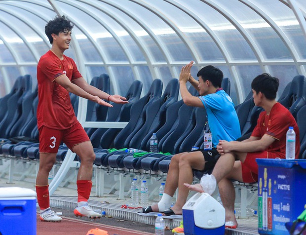 Đội tuyển U22 Việt Nam gặp đại bạo lực chấn thương sau chiến thắng SEA Games
