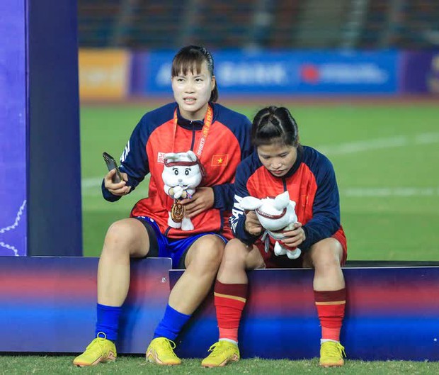 Tuyển nữ Việt Nam đăng quang SEA Games lần thứ 4: Khoảnh khắc chói sáng của những cô gái Kim Cương
