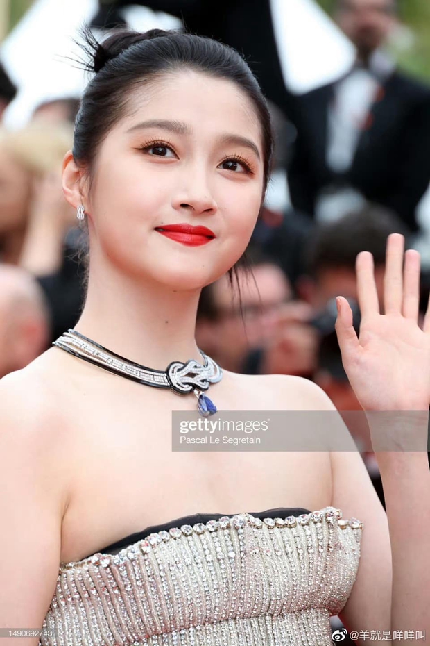 Dàn sao châu Á qua ống kính hung thần ở Cannes 2023: Phạm Băng Băng - Quan Hiểu Đồng lộ chung 1 khuyết điểm, minh tinh U60 gây ngỡ ngàng - Ảnh 14.