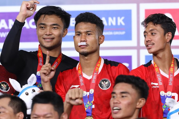 Beckham Indonesia rơi nước mắt sau siêu phẩm giúp đội vô địch SEA Games