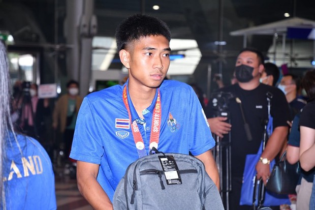 HLV U22 Thái Lan về nước bị điều tra sau vụ hỗn chiến ở chung kết SEA Games 32: Lời nói đầu tiên của ông là gì?